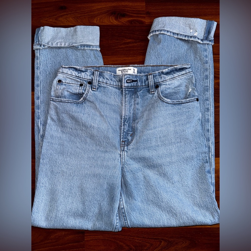 Abercrombie & Fitch 90s Straight Ultra High Rise Light Wash Jeans